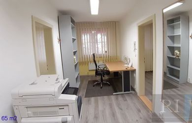 60 m2 a 65 m2 – priestory v tichšom prostredí vhodné na kancelárie (bývanie)