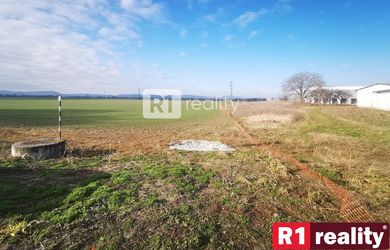 Pozemok pre výstavbu areálu výroby-skladovania / Piešťany
