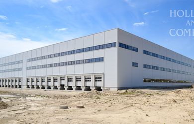 Skladový priestor na prenajom v Trnave - 44 000 m2
