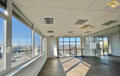 Na prenájom kancelárske priestory 1603 m2 v Living centre v Žiline
