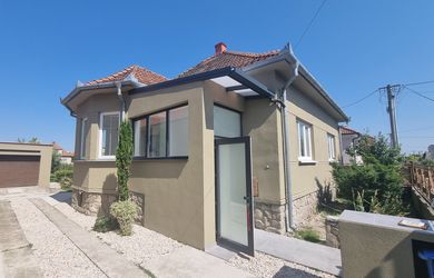 Retro kocka 110 m²+terasa+záhrada+garáž