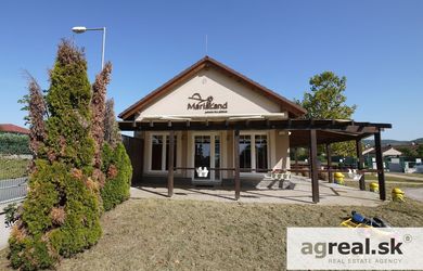 Budova na office, fyzioterapiu, gastro, ambulancie - Marianka ÚP 140 m² s pozemkom 2214 m²