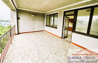 PREDAJ - 6 izbový poschodový dvojgeneračný tehlový rodinný dom v BENE, Komárno
