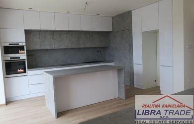 Novostavba na predaj v Dvoroch nad Žitavou.