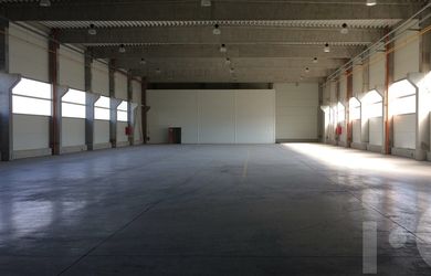 Prenájom výrobno skladových priestorov 1 440 m2 vo Vlkanovej