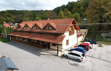 REALISS - Penzión v plnej prevádzke v podhorskej obci Omastiná - s rodinným domom, reštauráciou, wellness, ubytovaním, terasou, parkoviskom ...