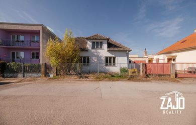 NA PREDAJ I Starší rodinný dom v pôvodnom stave s pozemkom 746 m2, Veľké Bierovce