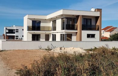 CHORVÁTSKO - Vila s bazénom v pokojnej lokalite - SABUNIKE, Zadar
