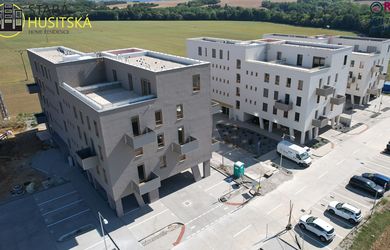 REALISS - Nové 3-izbové byty v projekte Stará Husitská – Bytový dom č. 3 skolaudovaný !