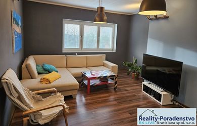 Devínska Nová Ves - pekný 3 izbový byt 90 m2 v dome na prenájom - parkovanie, záhrada