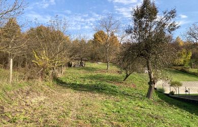 REZERVOVANÉ - Na predaj stavebný pozemok - Surdok