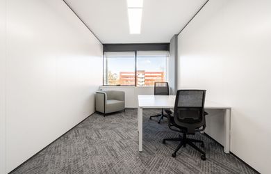 Neobmedzený prístup do kancelárie v oblasti Regus Europeum City Center