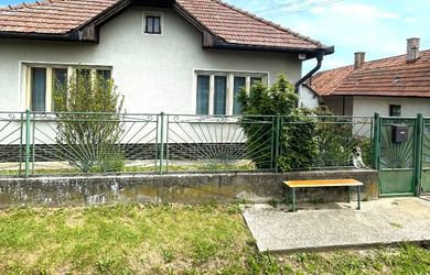 PINK reality - PREDAJ vidieckeho domu vo Farnej – pokojné bývanie s krásnymi výhľadmi vo vinárskom raji