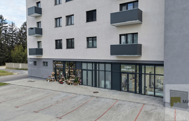 PRENÁJOM obchodných priestorov vo VRBOVOM v novostavbe TRIKOTA, výmera 71,3 m2 , 141,8 m2, 254,3 m2
