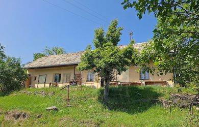 NOVÁ CENA - Jedinečné miesto s výhľadom, pokojom a potenciálom