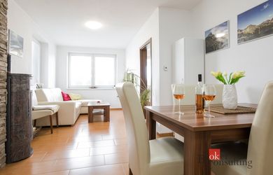 BEŠEŇOVÁ / Predaj apartmánového domu / 2 samostatné jednotky