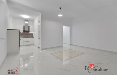 INVESTIČNÁ PRÍLEŽITOSŤ – ŠTÝLOVÝ 1-IZBOVÝ BYT V CENTRE BRATISLAVY, IDEÁLNY NA PRENÁJOM