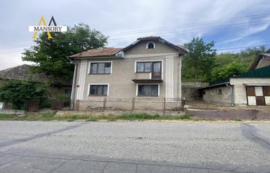 Na predaj dvojgeneračný rodinný dom za 57 000 eur