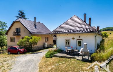 Predaj dvoch rodinných domov v obci Záježová