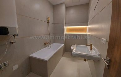 Luxusný 4-izbový byt 102,73 m2 na predaj na Gunduličovej ulici v Bratislave
