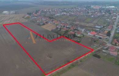 ALL INCLUSIVE l NA PREDAJ ROZĽAHLÝ POZEMOK NA INVESTÍCIU, TOPOĽNÍKY