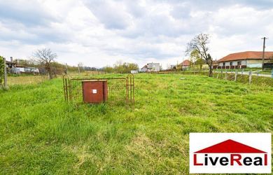 Stavebný pozemok, centrum, Blesovce, 16a, elektrina, plyn, studňa