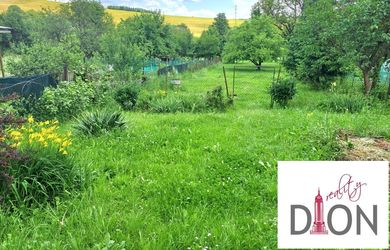 Rodinný dom v Nemciach na rekonštrukciu - veľká záhrada