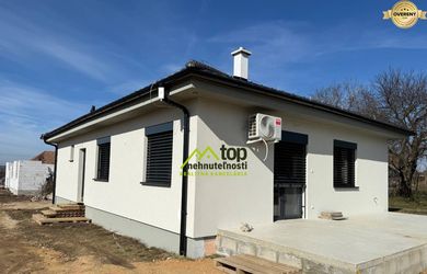 OPONICE - 4 izbový RD vo výstavbe na kľúč