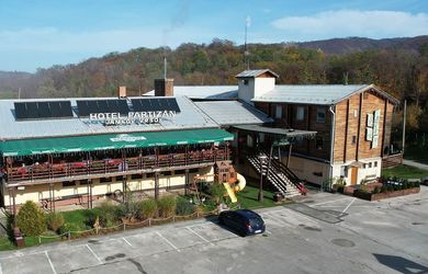 Hotel Partizán – ubytovacie zariadenie. reštaurácia obklopená nádhernou prírodou a kúskom histórie
