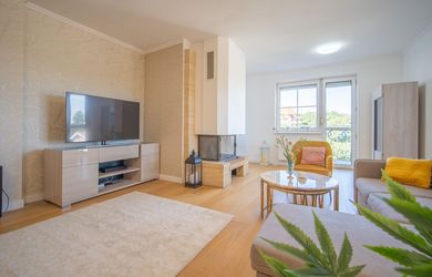 Na prenájom: Slnečný 4-izbový byt, 100 m² + 3x terasa, Tichá ulica, Staré Mesto, Bratislava