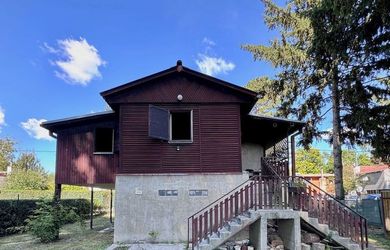 Chata v Bodíkoch pri dunajských ramenách - veľký pozemok 456 m², súkromie