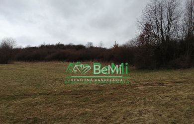 Predaj: Investičný pozemok, 9999 m2,  Hôrky (097-14-MACH)