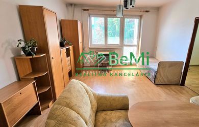 3-IZB.BYT S BALKÓNOM HNÚŠŤA-NA PREDAJ