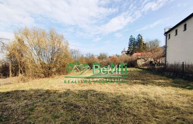 Stavebný pozemok-Trebeľovce- na predaj