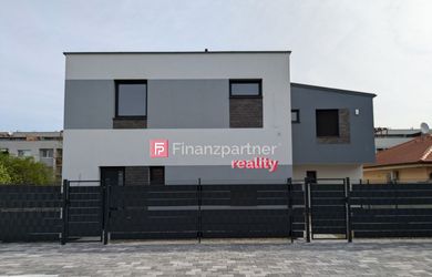 Nový trojizbový byt v samostatnom dome s rozlohou 80 m2 neďaleko Bratislavy.