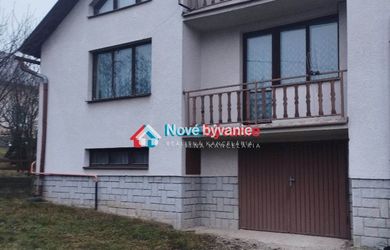Dvojpodlažný rodinný dom s rozsiahlym pozemkom vo Vranove nad Topľou