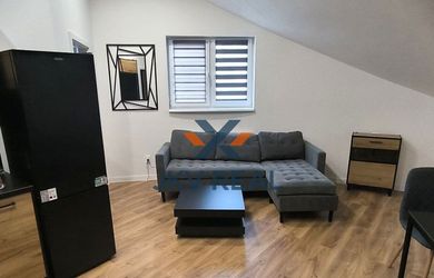 Prenájom v Srdci Michaloviec: Moderný a Elegantný 2-izbový Byt!