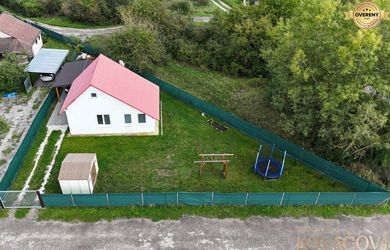 Chata s pozemkom 514 m², Trenč. Stankovce