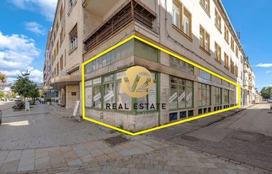 NA PRENÁJOM – Priestory s výkladom na rohu pešej zóny a Radlinského, Nitra
