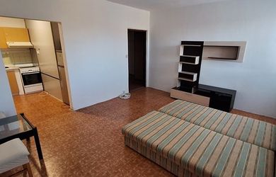 Ponúkame na prenájom 1-izb. byt v Kalnej nad Hronom na ul. Úzka o výmere 36 m2