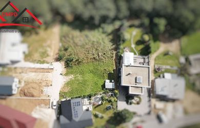 Ponúkane Vám na predaj stavebný pozemok s projektovou dokumentáciou.