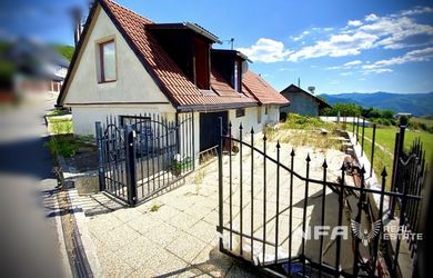 Rodinný dom v malebnom prostredí obce Trnavá Hora – Kľačany