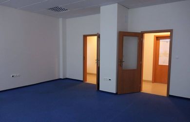 Dvojkancelária, cca 53 m2, výhodná poloha, Bratislava-Ružinov, Hraničn