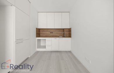 PLUS REALITY | Trojizbový byt s balkónom v obci Biely Kostol pri Trnave na predaj!