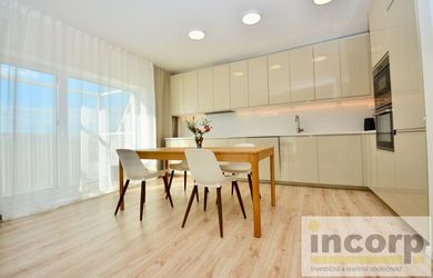 NOVÝ 3 IZB. BYT 3X BALKÓN, PLNE KLIMATIZOVANÝ, PIVNICA, GARÁŽ, NOVOSTAVBA, LABUTIA ULICA, SLNEČNICE