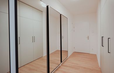 Štýlový dizajnovy 2-izbový byt s lodžiou a parkovaním na prenájom - Kubániho dvory, Zvolen