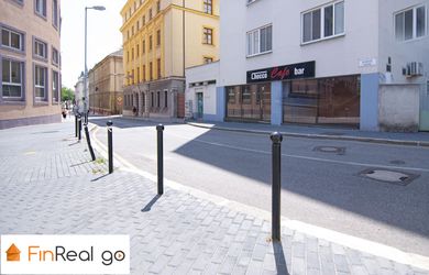 Predaj obchodného priestoru-kaviarne 65m2, Ba-Staré Mesto