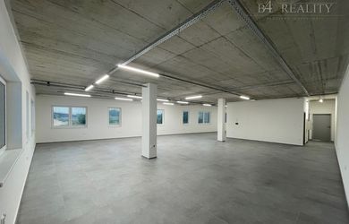Kancelárske priestory, 171 m2 + terasa 80 m2, 5x parkovacie státie, Brnianska ul., Trenčín / areál Firmbox