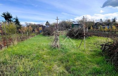 Záhrada - rekreačný slnečný rovinatý pozemok, obec Tlmače - Lipník