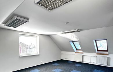 Na prenájom kancelársky priestor blízko centra mesta, 65 m2, Trenčín, ul. Piaristická